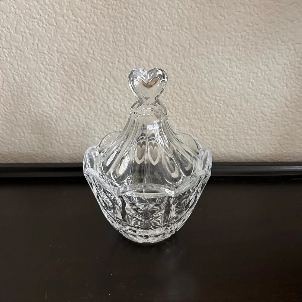 Vintage 70’s 5th Avenue Lead Crystal Heart Candy Dish Cherish Sweetheart Covered